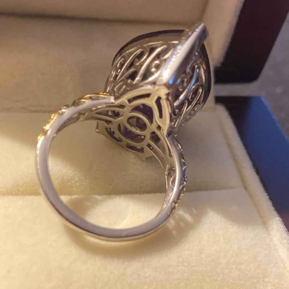 Stunning, amethyst ring gold vermeil & platinum over sterling silver, 18.6cwt! - Picture 5 of 9